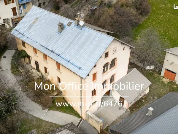 Maison 22 pièces 600 m²