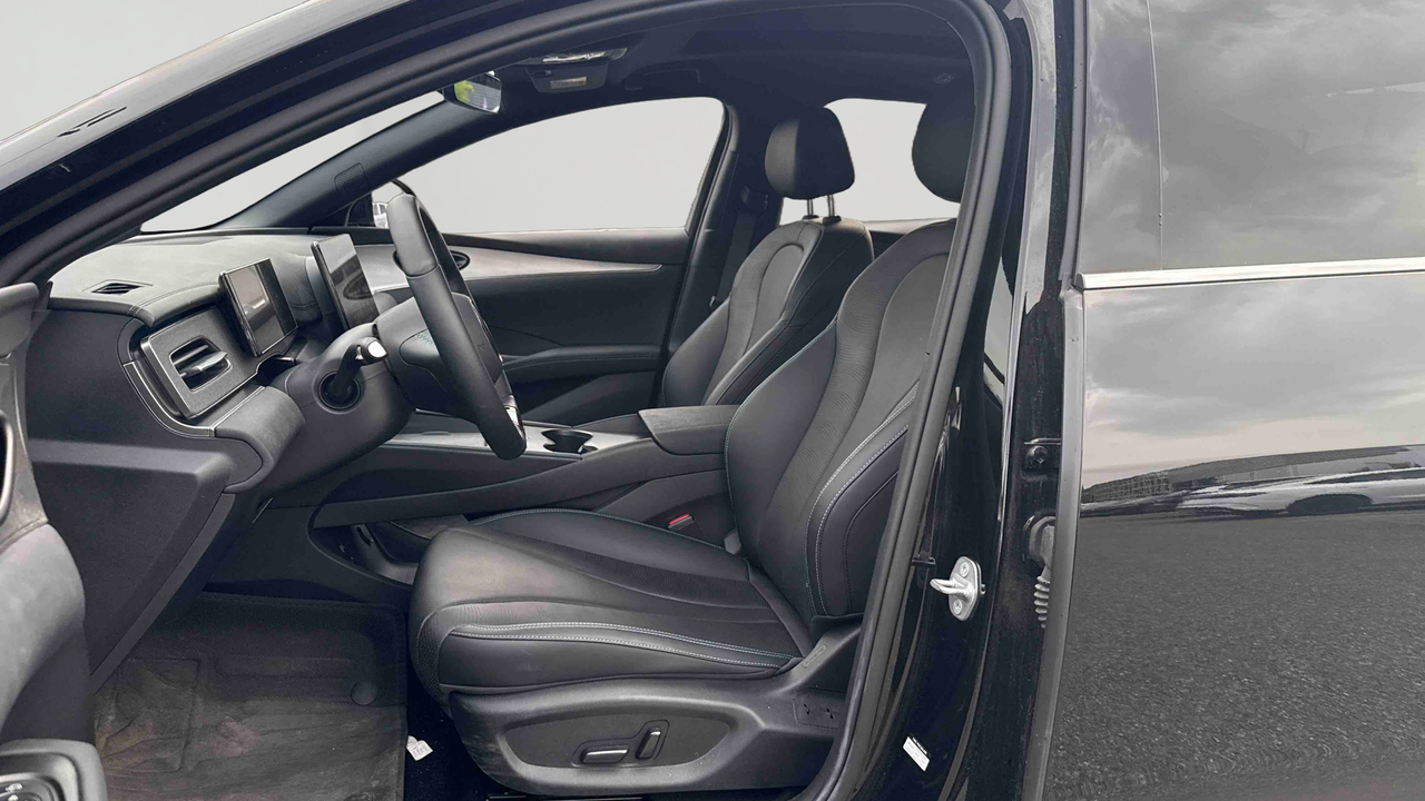 BYD Seal 6 1.5l DM-i 156 kW PHEV — photo 11