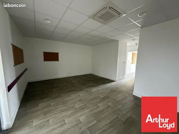 Bureaux 194 m² POITIERS