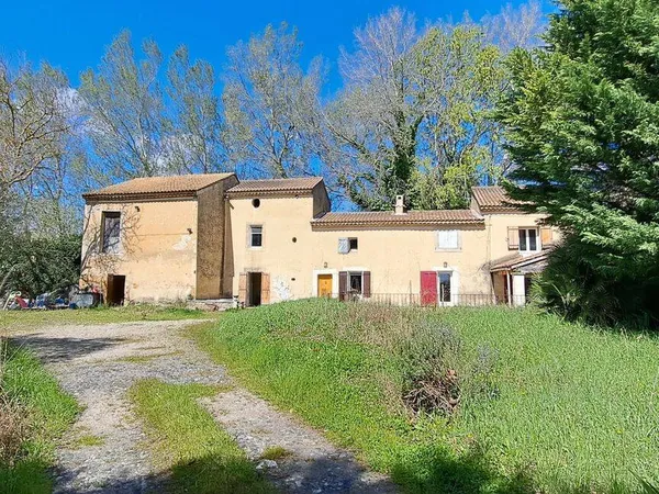 Maison 10 pièces 215 m²