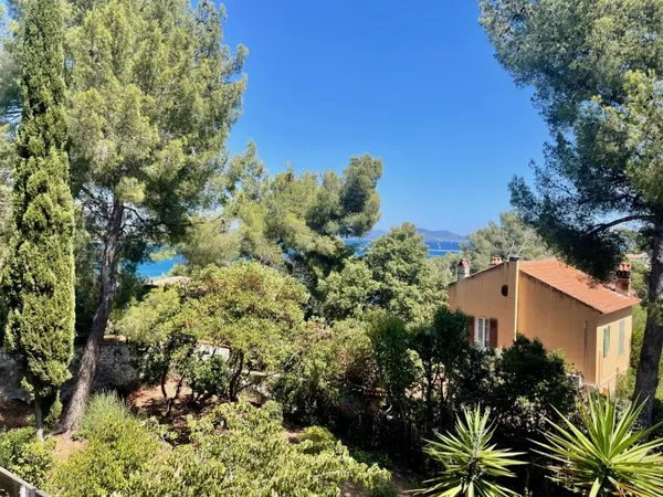 Vends studio avec aperçu mer