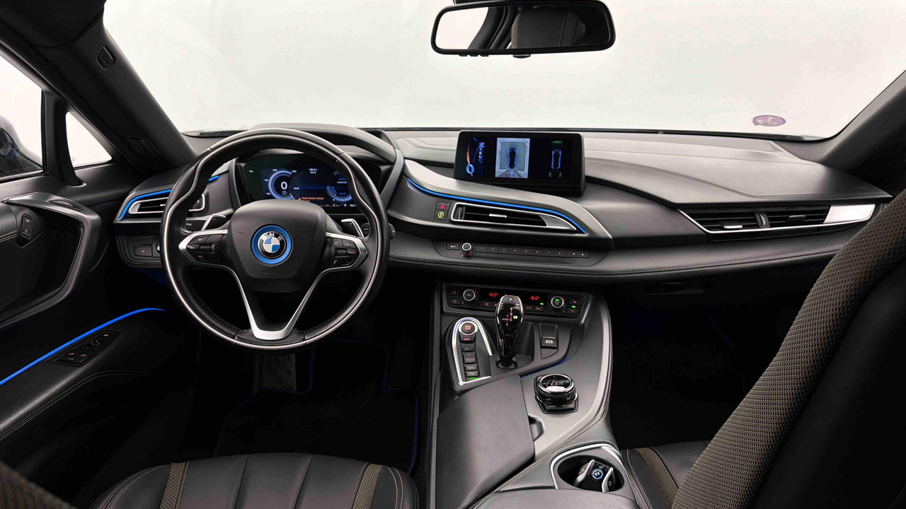 BMW i8 362 ch — photo 9