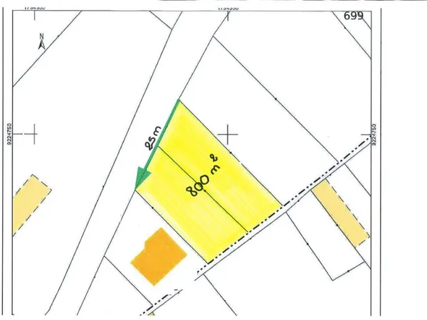 Terrain 800 m²