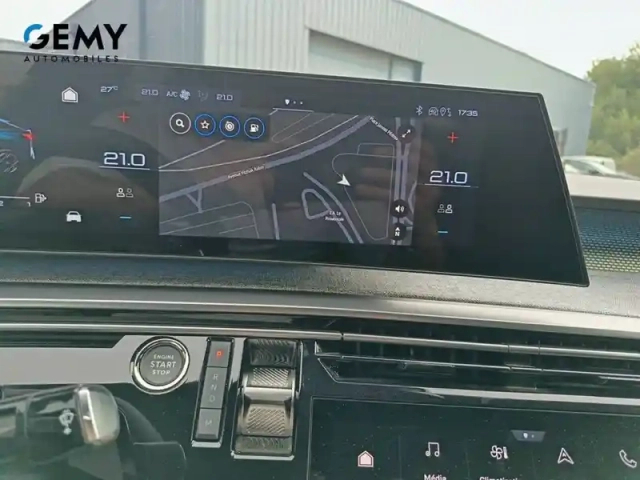 Peugeot 3008 hybrid 136 e-dcs6 — photo 18