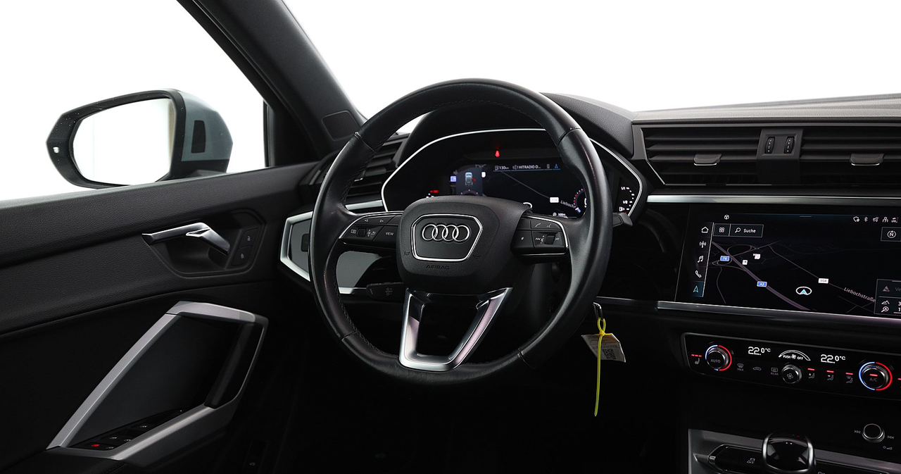 Audi Q3 — photo 17