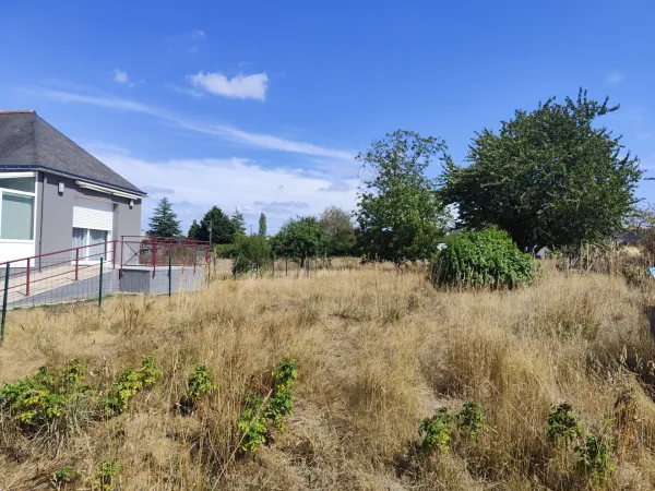 Terrain 879 m²