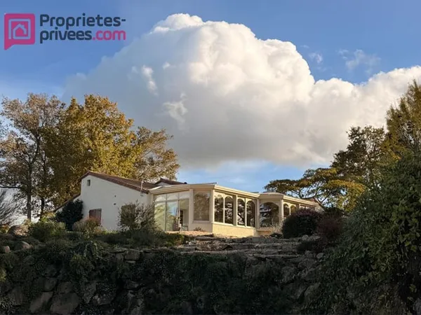 Villa d'Architecte d'Exception avec Vue Panoramique sur le Lac du Verdon