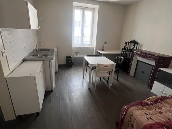 STUDIO meublé FRNACOIS PERRIN