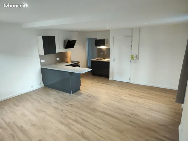 Appartement T3 58 m² - Centre-ville de Candé - Entièrement rénové