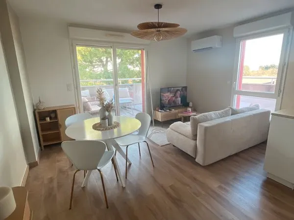 T2 45m2 + 33m2 terrasse avec parking sécurisé