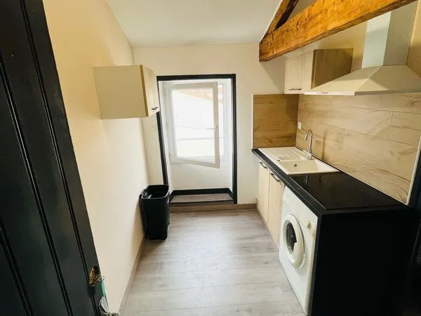 à louer - t1 meublé de 25 m² - centre-ville de cognac