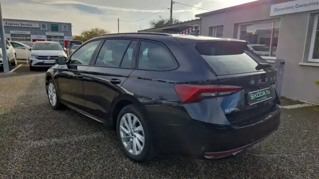 Skoda Octavia combi 2.0 tdi 150 ch scr dsg7 — photo 3