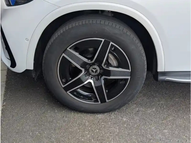 Mercedes Glc 300 e  hybrid eq 4matic — photo 9