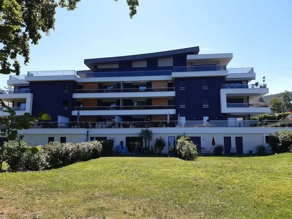 EVIAN - Appartement T4 en rez-de-jardin à Evian - Résidence de Standing