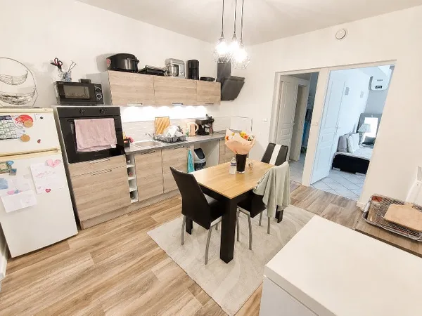 Immeuble de rapport composé de 2 appartements indépendants.
