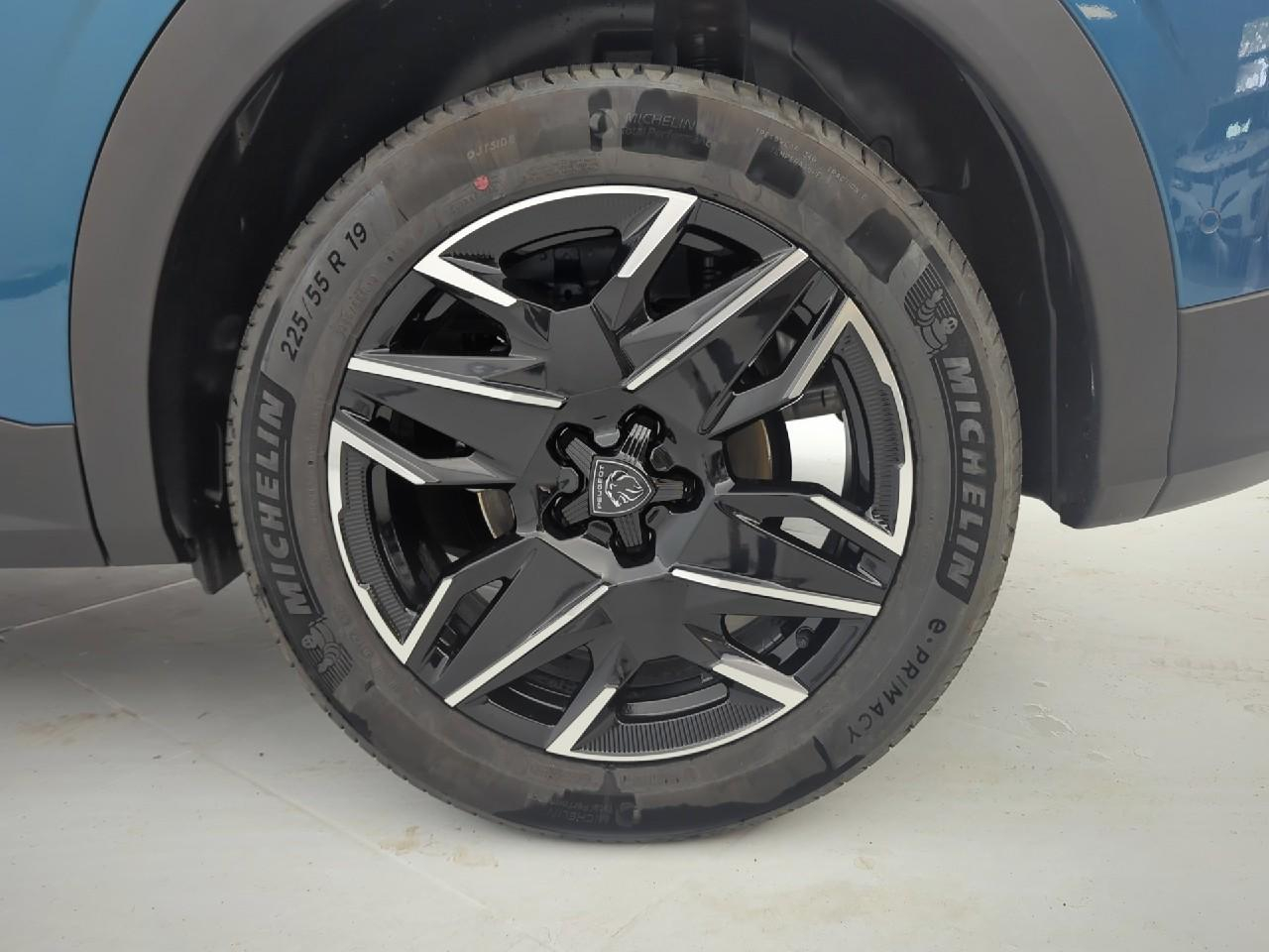 Peugeot 3008 hybrid 145 e-dcs6 gt — photo 11