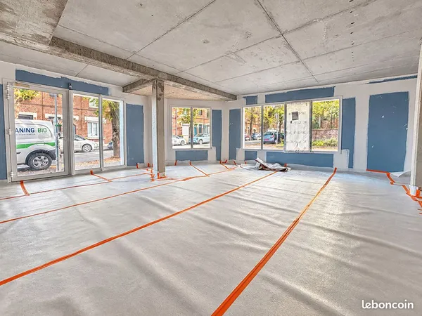 Local commercial 57 m² CROIX