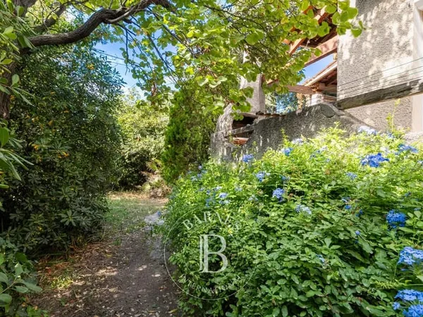 VENTE - MARSEILLE 8ÈME - MAISON FAMILIALE - 218 M² - MAISON À RÉNOVÉ - TERRAIN 571 M² - 4 CHAMBRES -