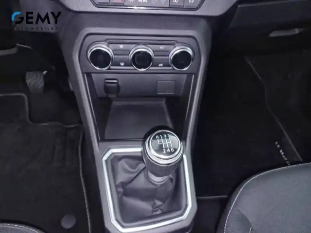 Dacia Sandero eco-g 100 - 22 — photo 14