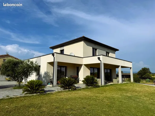 Maison moderne de 154 m² - Prestations haut de gamme - Environnement calme