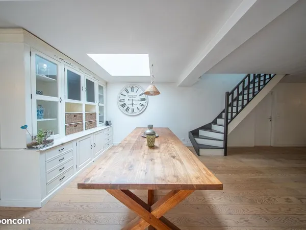 Propriété 7 pièces 203 m²
