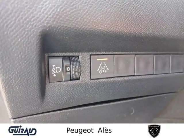 Peugeot 2008 puretech 130 s&amp;s bvm6 — photo 15