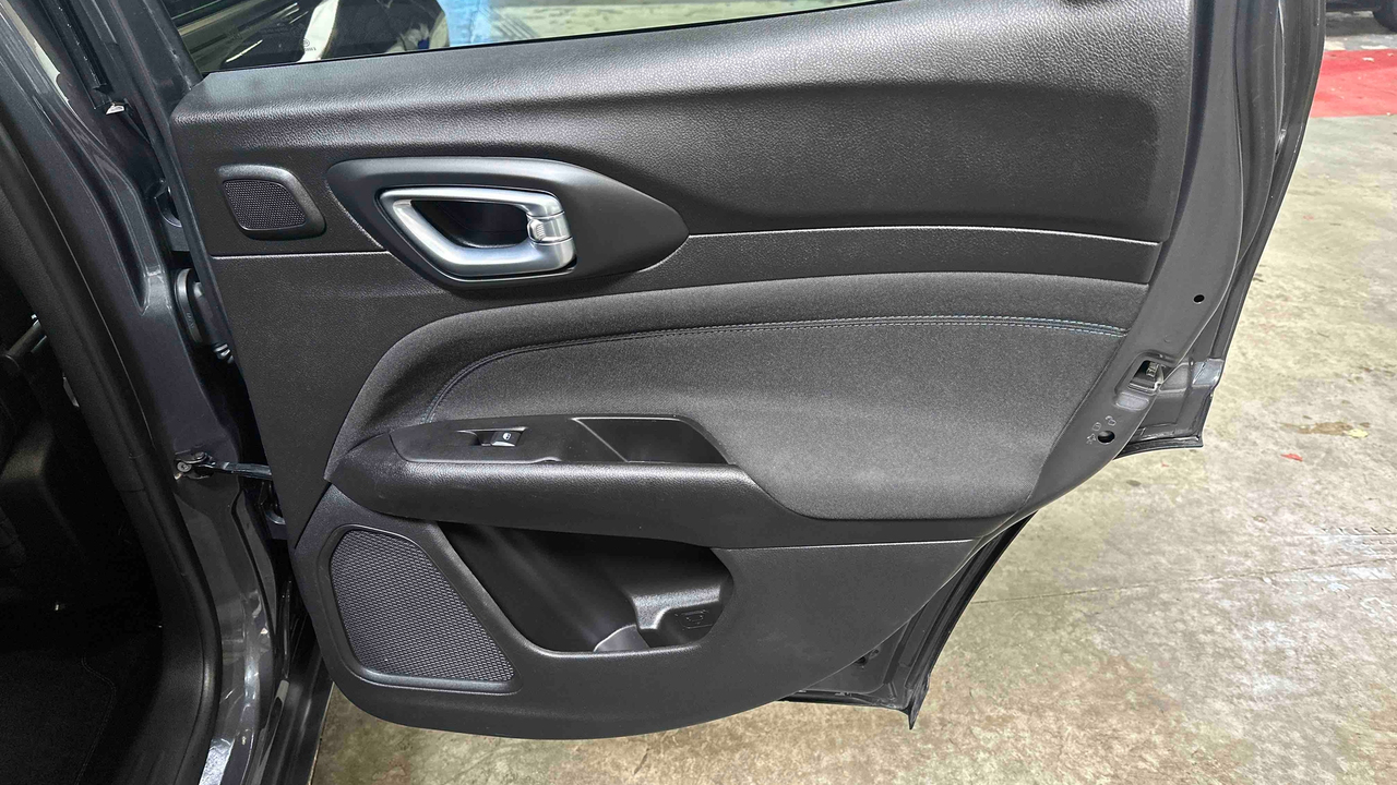 Jeep Compass 1.3 PHEV T4 240 ch 4xe eAWD — photo 26