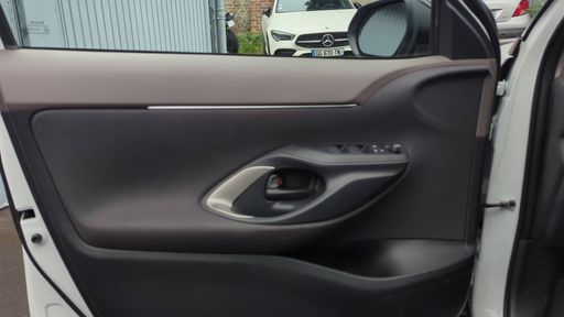 Toyota Yaris Cross 1.5 VVT-i 130 Hybrid E-CVT - Collection – 2025 – 14323 km – Hybride essence – Boîte Automatique — photo 27