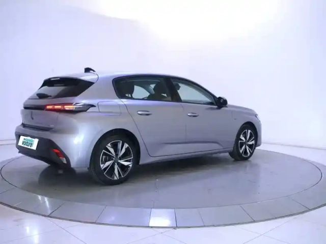 Peugeot 308 phev 180 e-eat8 — photo 4