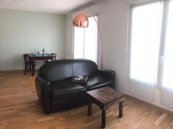 Location meublée appartement 2 pièces 37 m² Saint-Denis (93210) 1080
