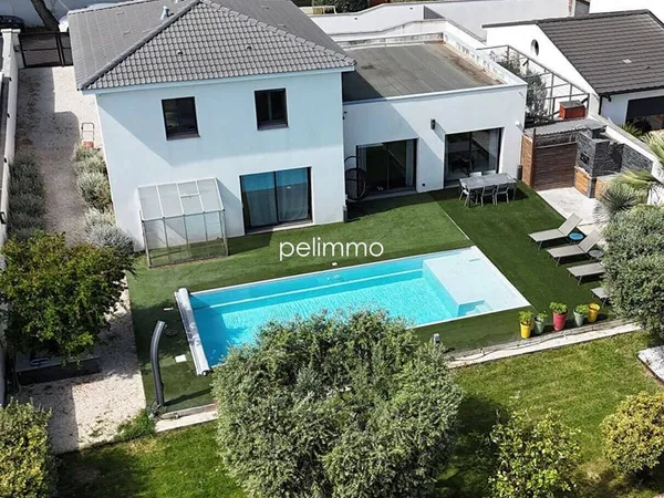 Maison 6 pièces 140 m²