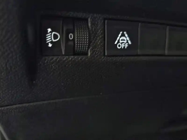 Peugeot 208 puretech 75 s&amp;s bvm5 — photo 25