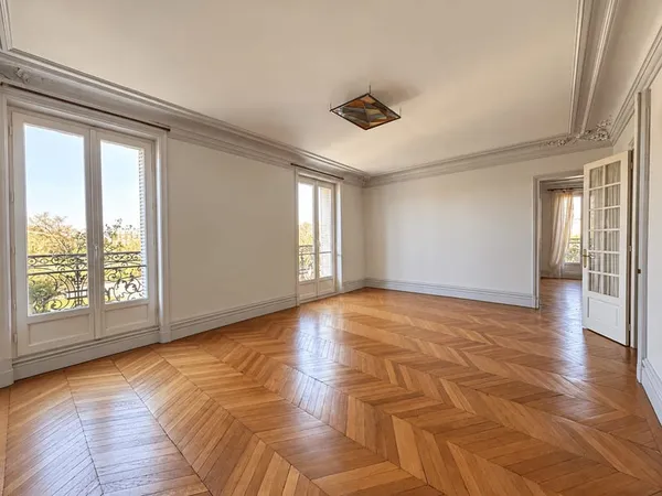 Appartement 6 pièces 150 m²