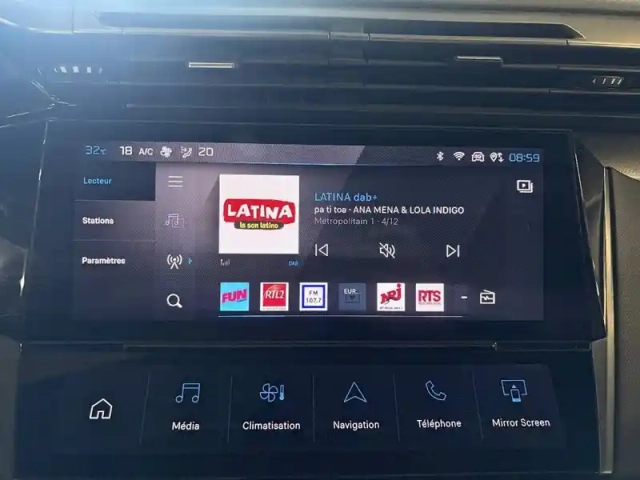 Peugeot 408 phev 225 e-eat8 — photo 25