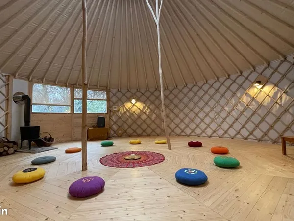 Yourte moderne 50 m2 très bon état 4 saisons