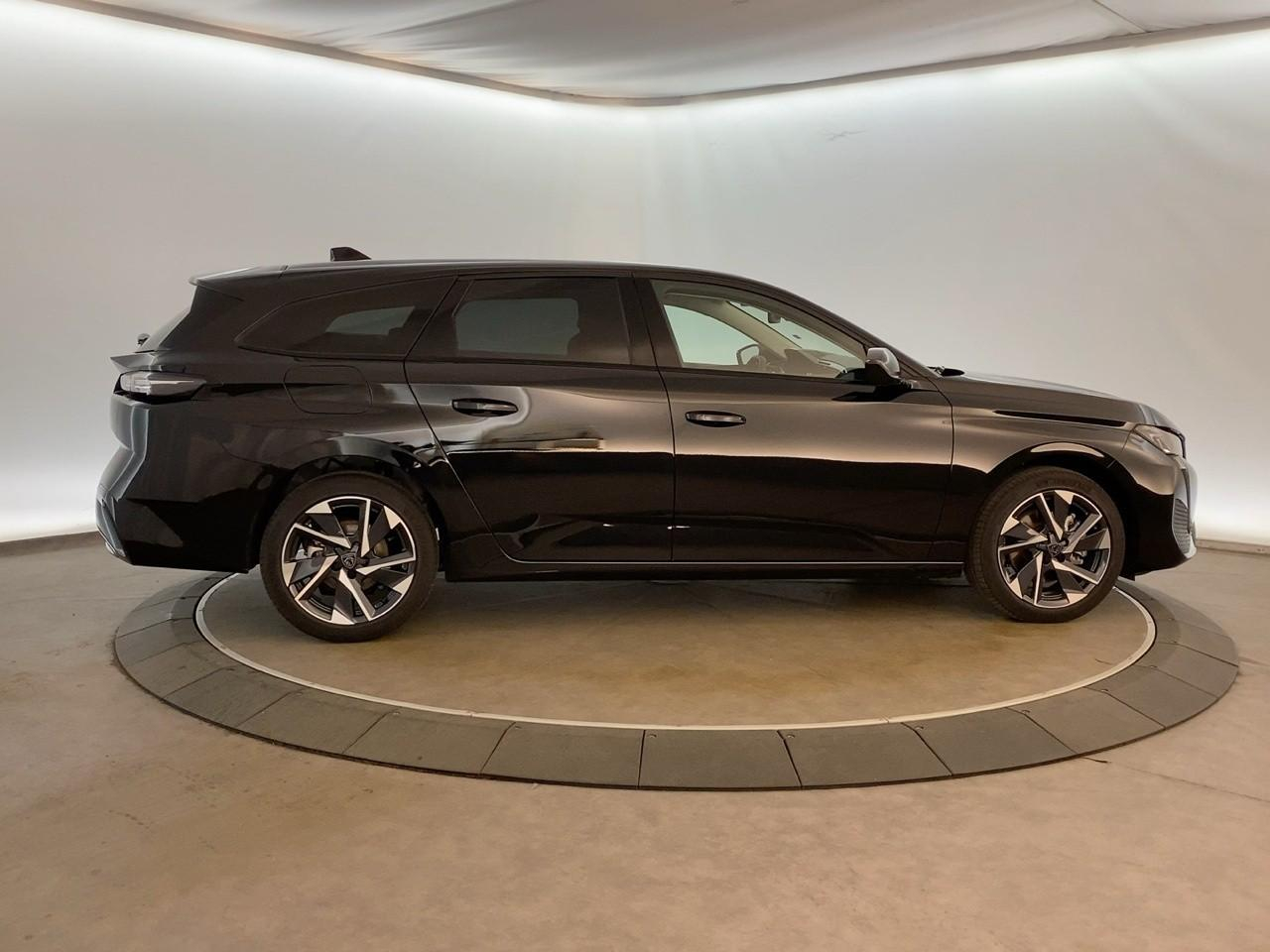 Peugeot 308 sw hybrid 145 e-dcs6 allure — photo 4
