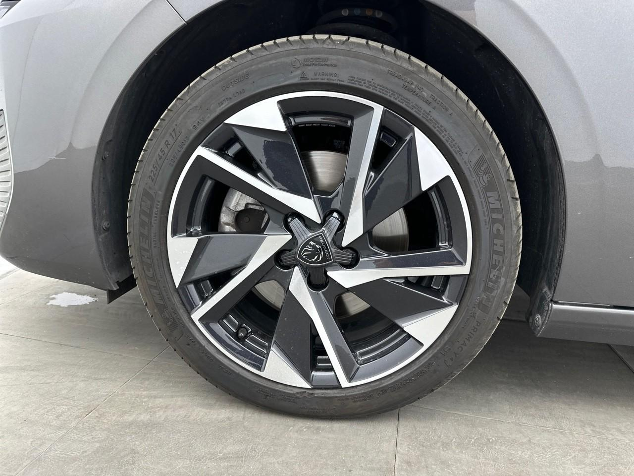 Peugeot 308 sw puretech 130ch s&s eat8 allure pack — photo 14