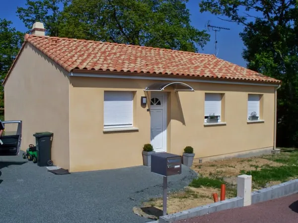 Maison+terrain entièrement cloturé