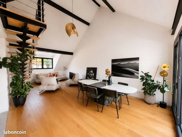 Appartement 125 m² habitables / 150 m² au sol - 3 chambres - 2ème étage