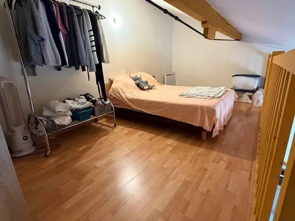 À vendre : studio avec mezzanine, vendu loué, idéal investisseur