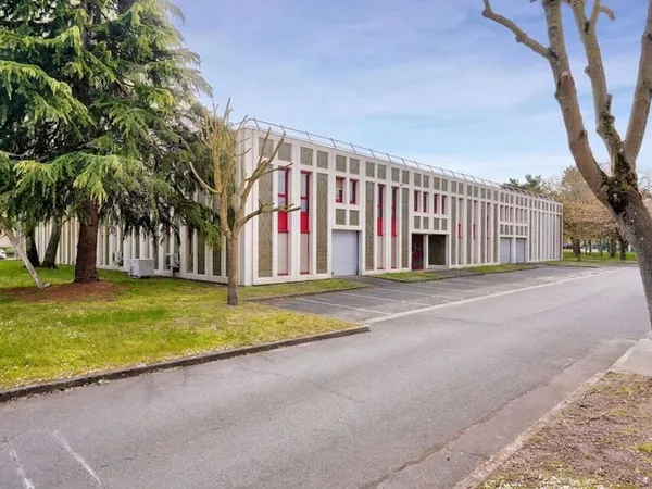 Local d'activité 3770 m²