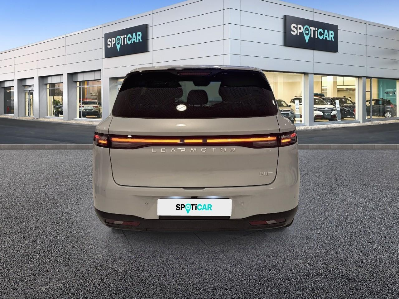 Leapmotor B10 reev 218ch 18,8 kwh design — photo 5