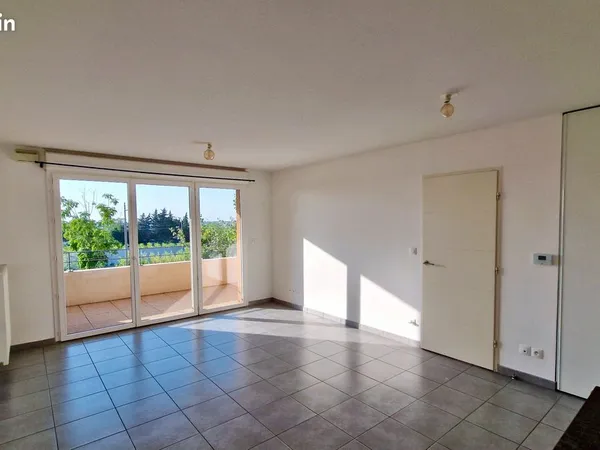 Appartement 2 pièces 42m2 avec terrasse. Calme, lumineux, récent