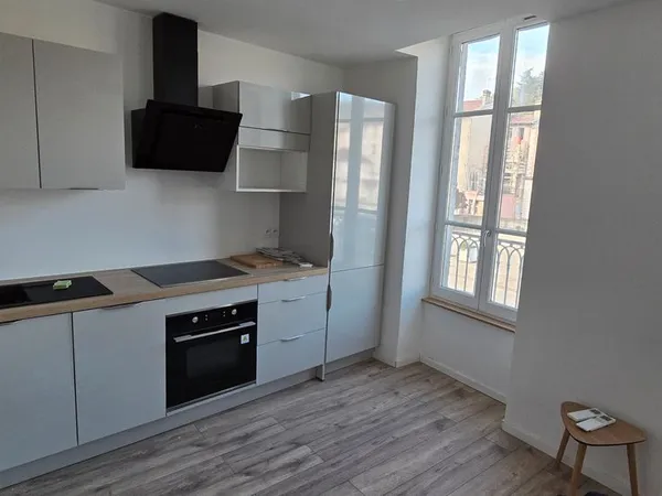 ✨ T2 meublé de 40 m² refait à neuf - Centre de Rive-de-Gier - 650 /mois