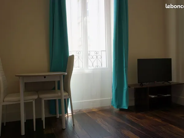 Studio à saisir