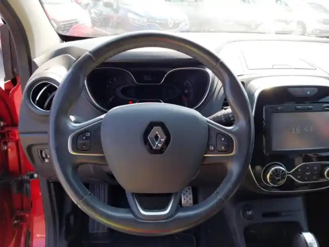 Renault Captur tce 120 energy edc — photo 11