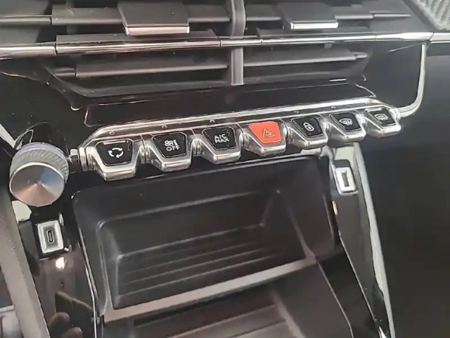 Peugeot 208 puretech 100 s&amp;s bvm6 — photo 21