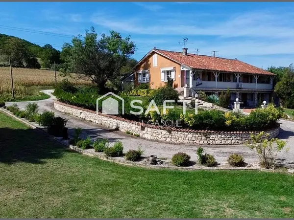 Maison familiale avec studio + maison indépendante