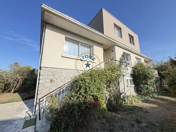 Maison rénovée de 178m2, 5 chambres à Avrillé, Bois du Roy