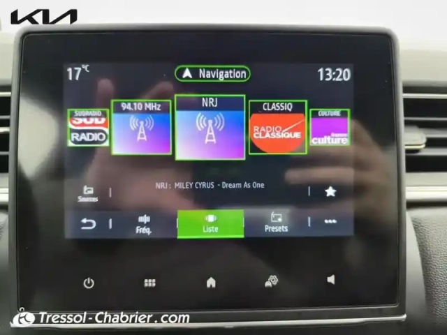 Renault Captur e-tech 145 - 21 intens — photo 22
